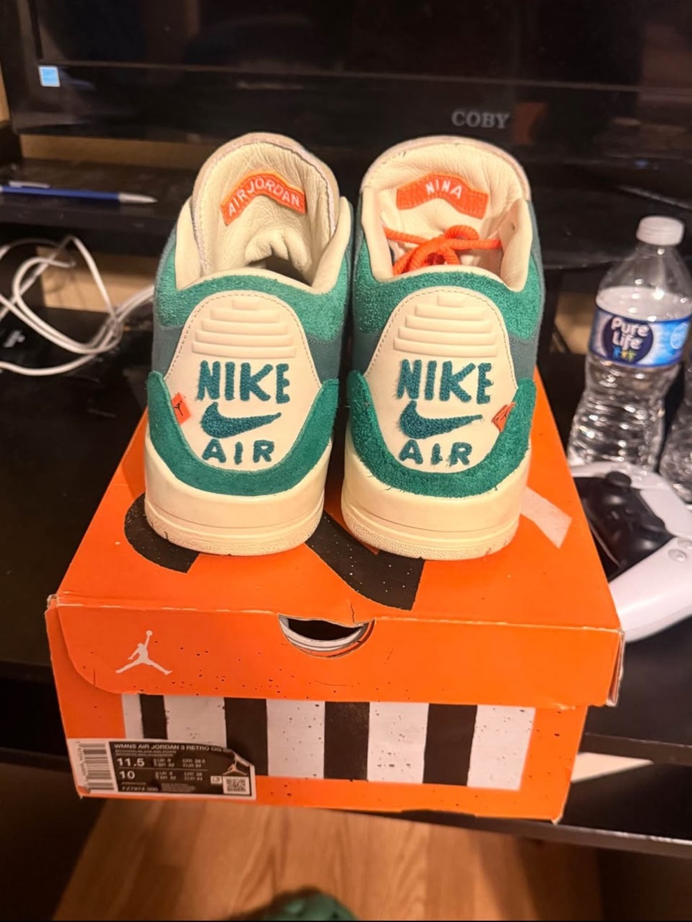Jordan Kids' Teal & Cream Retro Air Sneakers